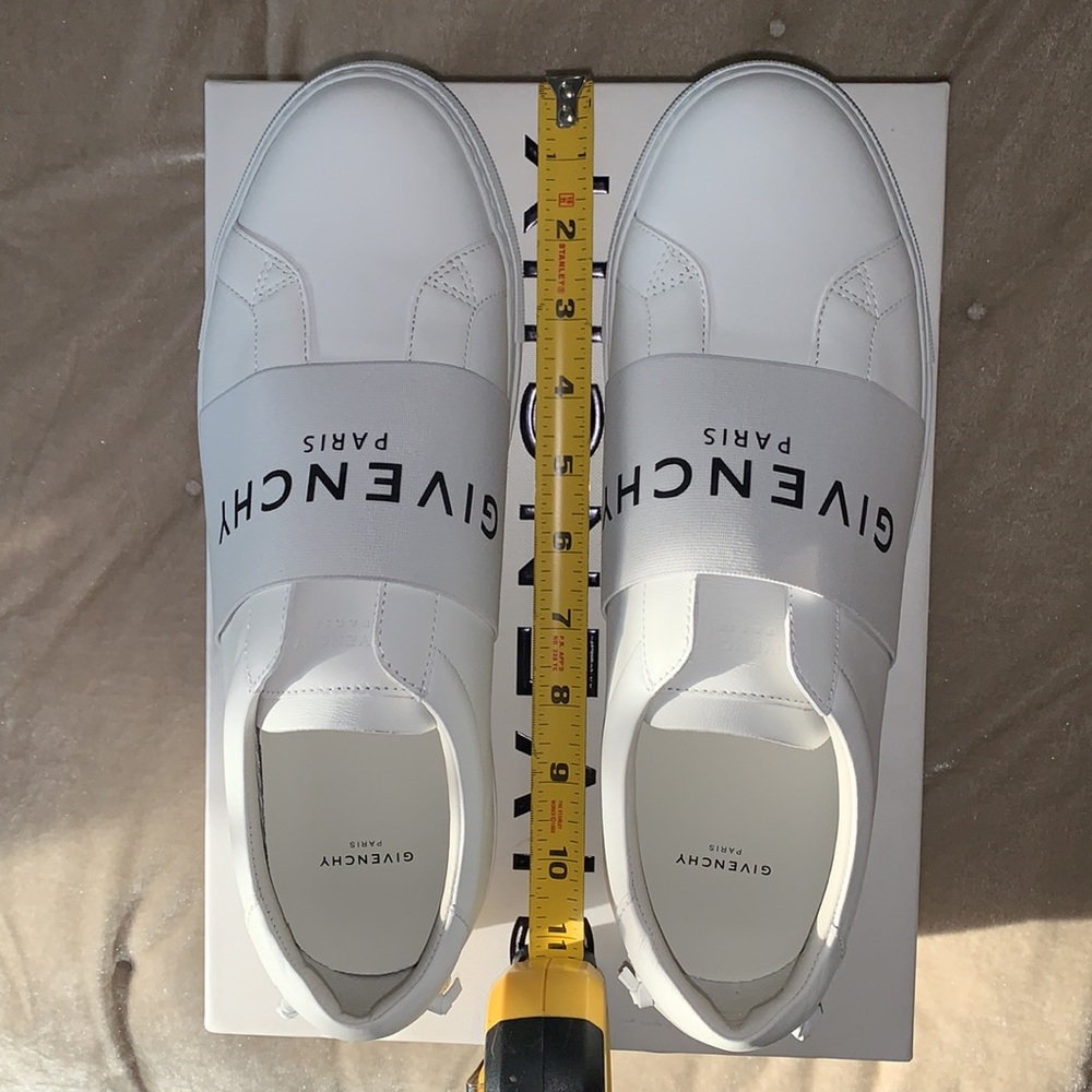 GIVENCHY Urban Street Logo Sneakers - Picture 13 of 13